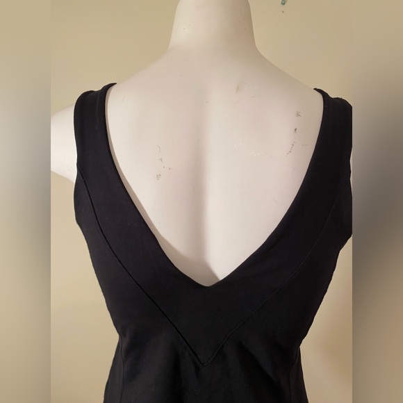 Tonic Active Yoga Top with Built in Shelf Bra Size Medium in EUC - Picture 5 of 7